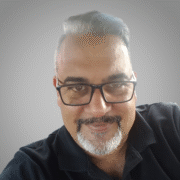 Sr . Efraín Alvira Rivera